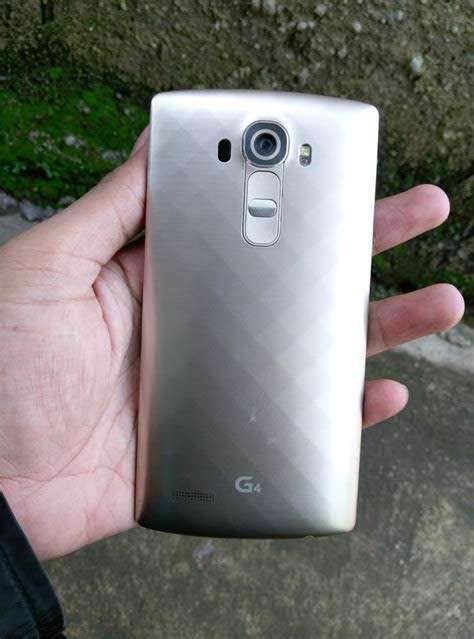 **LG G4 32 GIG STORAGE,3 GIG RAM,16 MEGAPIXEL CAMERA**