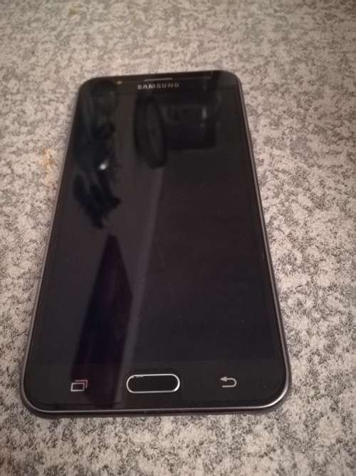 J7 PRO DUAL SIM IN VERY GOOD CONDITION