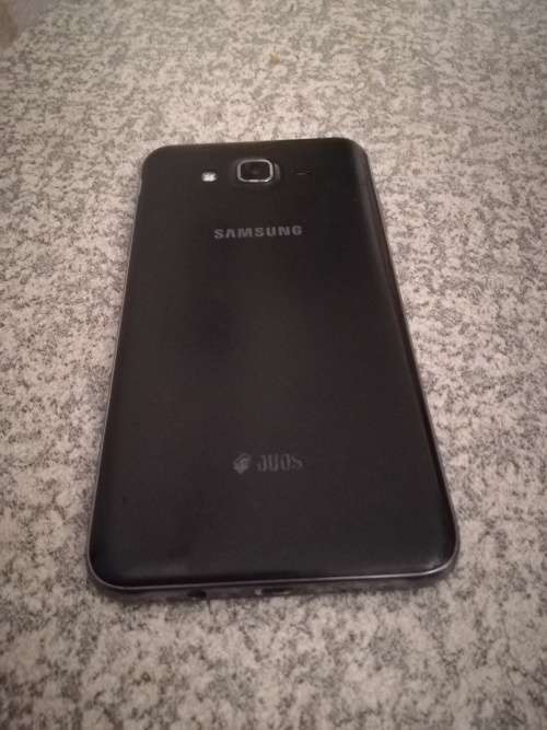 J7 PRO DUAL SIM IN VERY GOOD CONDITION