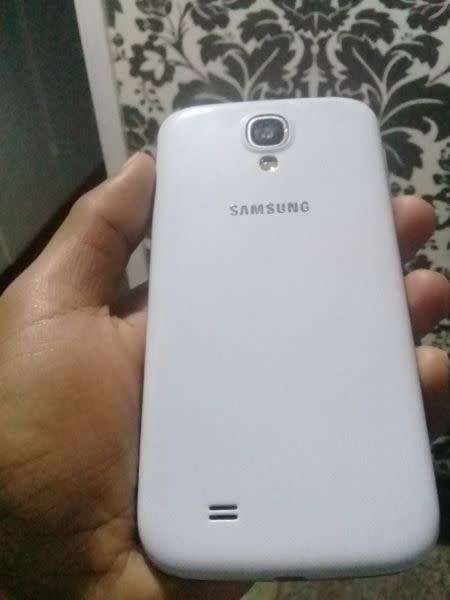 **SAMSUNG S4 32GIG** PLEASE READ