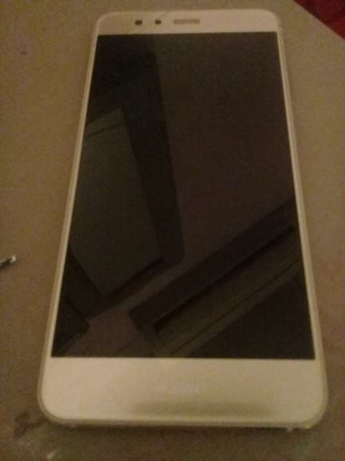 P10 LITE 32GIG , FINGERPRINT SCANNER, DUAL SIM, 3 GIG RAM