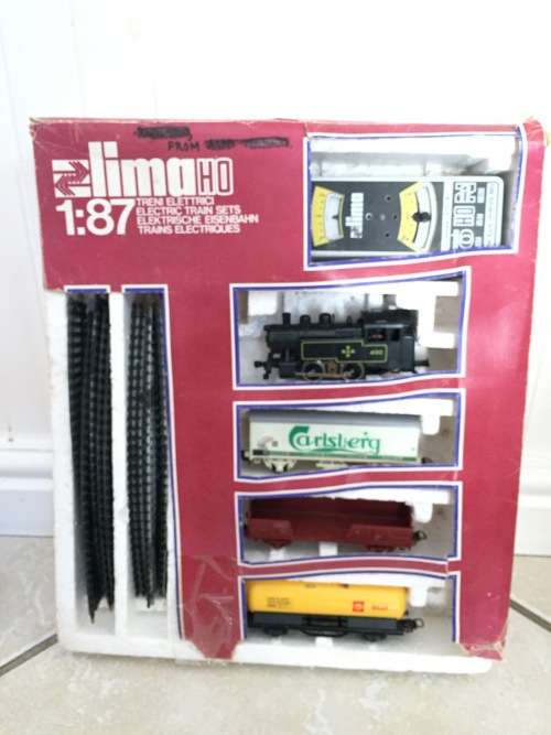 Lima HO 1 in 87 scale set in original box 1970s - SARS Engine - Carlsberg Beer - Shell Oil
