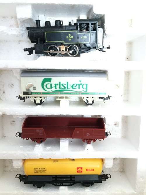 Lima HO 1 in 87 scale set in original box 1970s - SARS Engine - Carlsberg Beer - Shell Oil