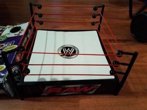 WWE Stunt Action Spring Wrestling Ring RAW SMACKDOWN! JAKKS Pacific 2007 Action Figure - mint in box