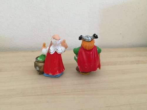 Kinder Surprise Eggs ASTERIX Mini Figures