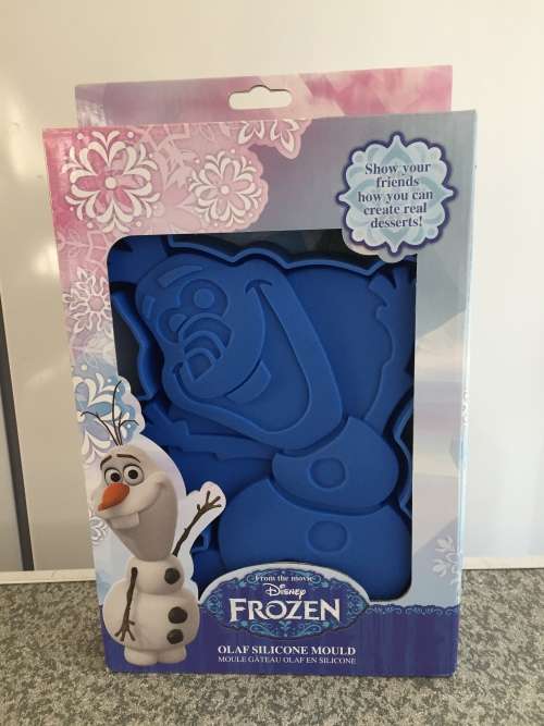 Disney FROZEN OLAF Silicone Cake Baking Mould - mint in box