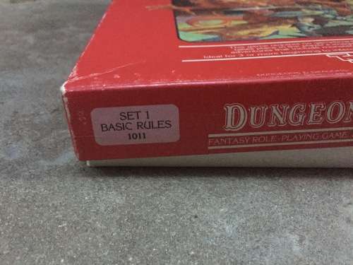 Vintage DUNGEONS and DRAGONS Game 1988 SET 1 Basic Rules boxset - near mint in box