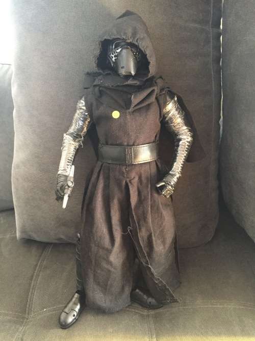 Large 14 inch scale STAR WARS KYLO REN Talking and moving light up electronic ACTION FIGURE