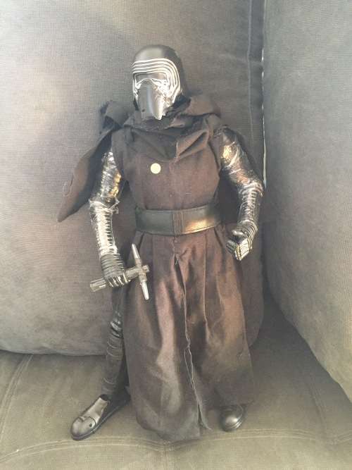 Large 14 inch scale STAR WARS KYLO REN Talking and moving light up electronic ACTION FIGURE