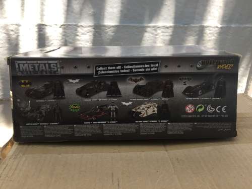 THE DARK KNIGHT BATMAN BEGINS MOVIE TUMBLER Batmobile - Jada Toys - 2018 - 1:24 scale