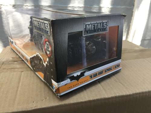 THE DARK KNIGHT BATMAN BEGINS MOVIE TUMBLER Batmobile - Jada Toys - 2018 - 1:24 scale