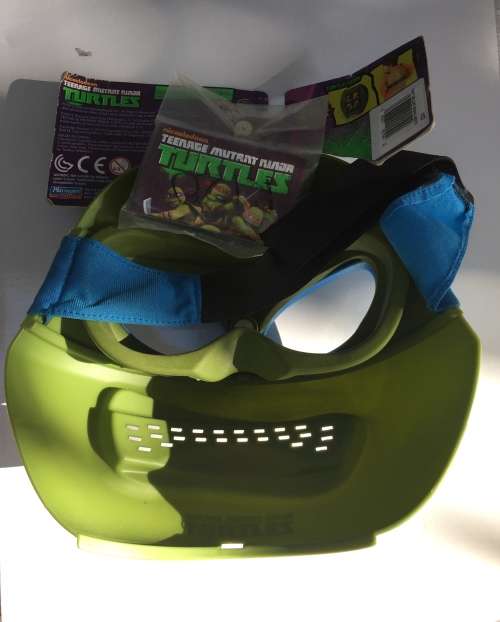 TEENAGE MUTANT NINJA TURTLES TMNT Leonardo kids Mask mint on card - Nickelodeon