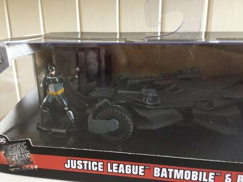Justice League movie Batman Figure and Batmobile boxset