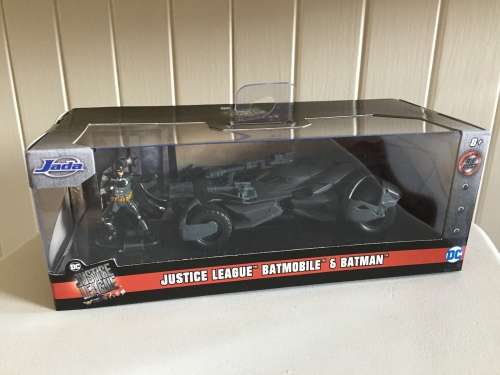 Justice League movie Batman Figure and Batmobile boxset