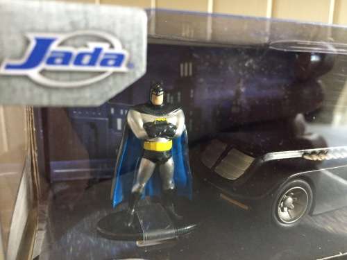 BATMAN Animated series 1993 Batman Figure and Batmobile boxset - Jada Toys