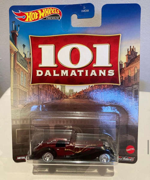 101 Dalmatians Cruella De Ville Hotwheels 1:64 scale Real Riders mint on card