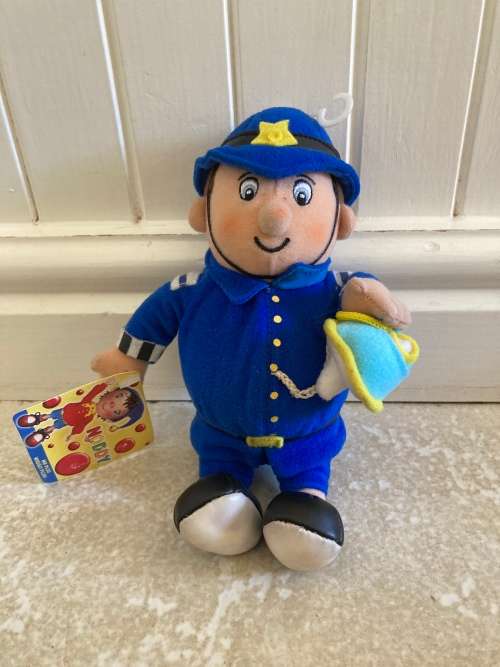 Noddy MR PLOD plush toy - detailed outfit
