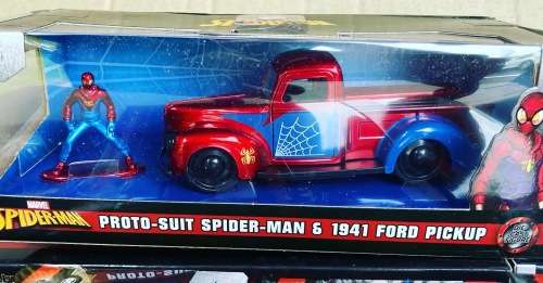 Marvel Spider-Man and 1941 Ford Pick up 1:32 scale by Jada diecast