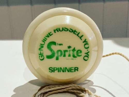A Genuine South African green and cream SPRITE soda 1978 SPINNER Russell Yo-Yo