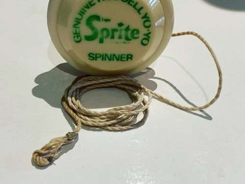 A Genuine South African green and cream SPRITE soda 1978 SPINNER Russell Yo-Yo