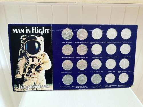 1970s Shell Oil MAN IN FLIGHT NASA Set South Africa Petrol Station Collectors album