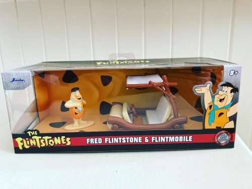 Jada toys 1:32 THE FLINTSTONES FRED FLINTSTONE figure & THE FLINTMOBILE mint in box