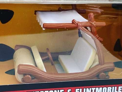 Jada toys 1:32 THE FLINTSTONES FRED FLINTSTONE figure & THE FLINTMOBILE mint in box