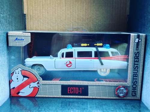 GHOSTBUSTERS movie ECTO 1 ambulance  - 1984 movie style - Jada Toys - 1:32 scale mint in box