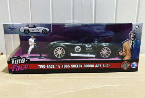 Batman TWO FACE figure and Shelby Cobra carboxset - Jada Toys