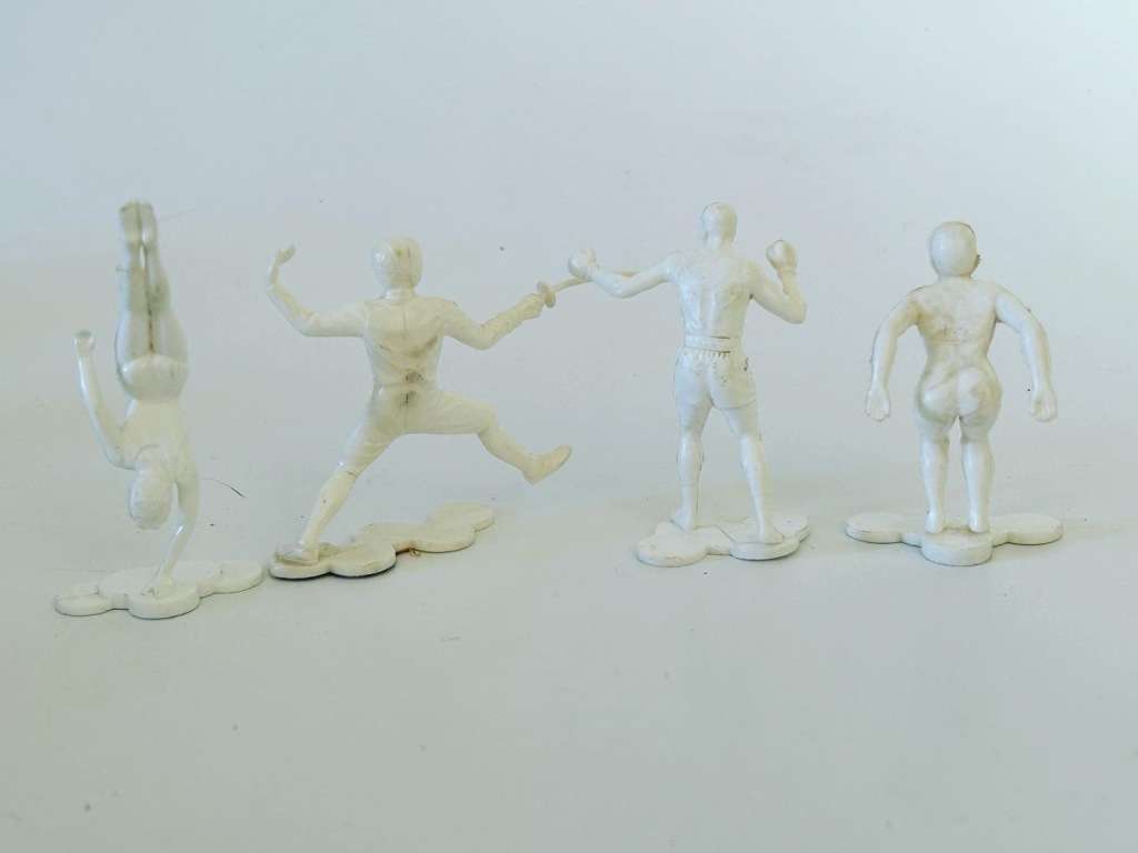 Genuine vintage 1964 Olympics Tokyo South African PEPSI Soda drinks promotional figures lot of 4