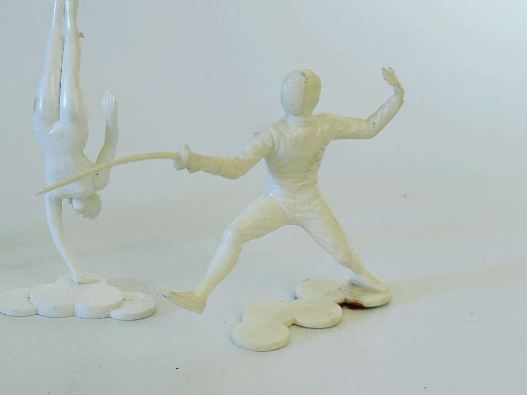 Genuine vintage 1964 Olympics Tokyo South African PEPSI Soda drinks promotional figures lot of 4