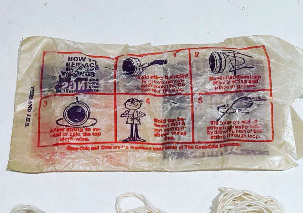 Genuine South African Coca Cola Coke 1966 COKE Russell Yo-Yo Replacement 3 String Packet