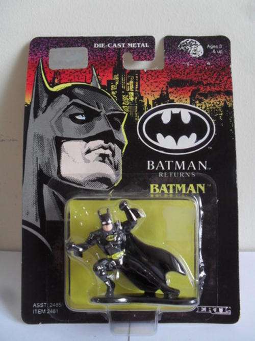 Rare Ertl BATMAN RETURNS 1992 diecast figure mint on card