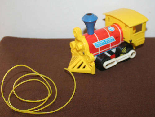 Vintage Fisher Price early 1970s Wooden PULL ALONG TOOT TOOT TRAIN