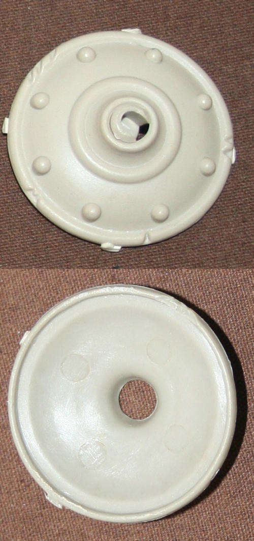 DARK BEIGE SHIELD Castle Grayskull weapons from He-man Masters of the universe  - 1982 31 years old!