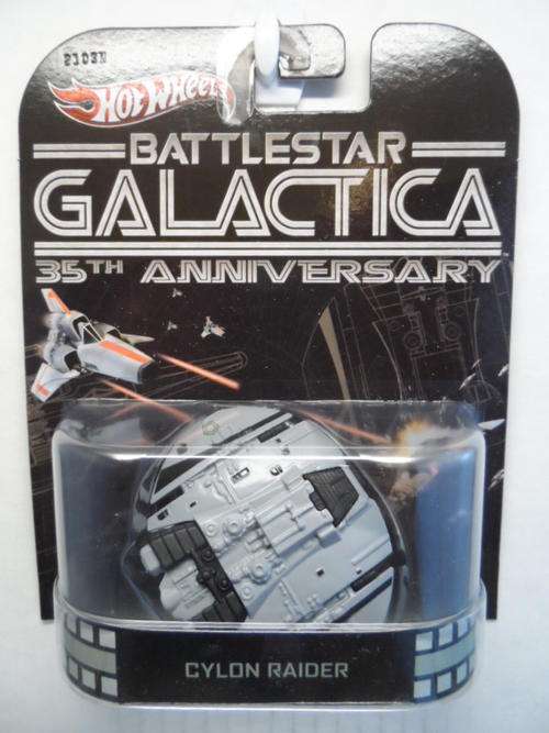 HotWheels 2013 BATTLESTAR GALACTICA Cylon Raider