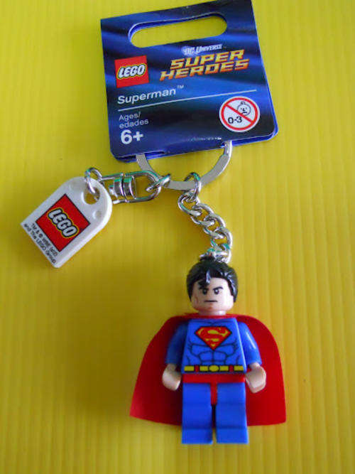 LEGO 853430 SUPERMAN figure from DC Comics on keychain