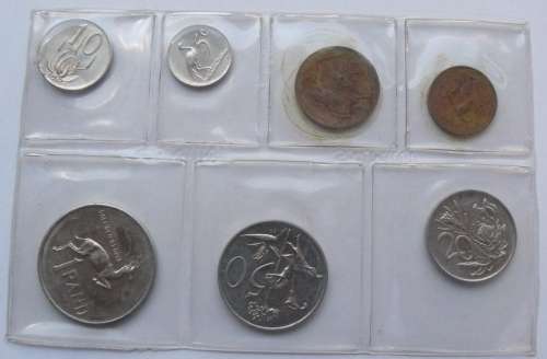 ** 1982 SA Mintpack ** - as issued by S A Mint - B J Voster head on Coins