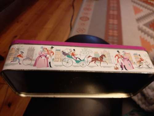 Mackintosh`s quality street tin