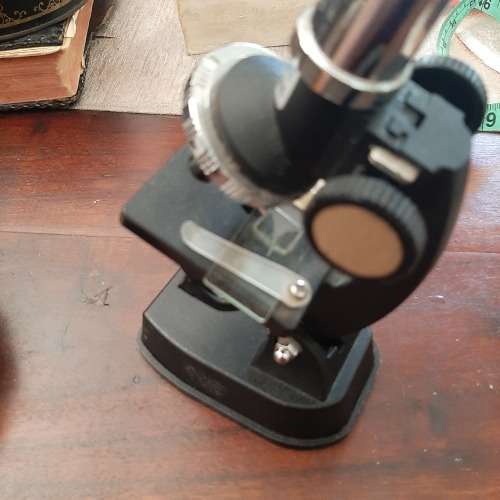 Microscope