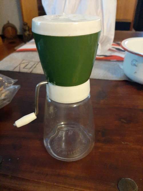 Nut grinder vintage