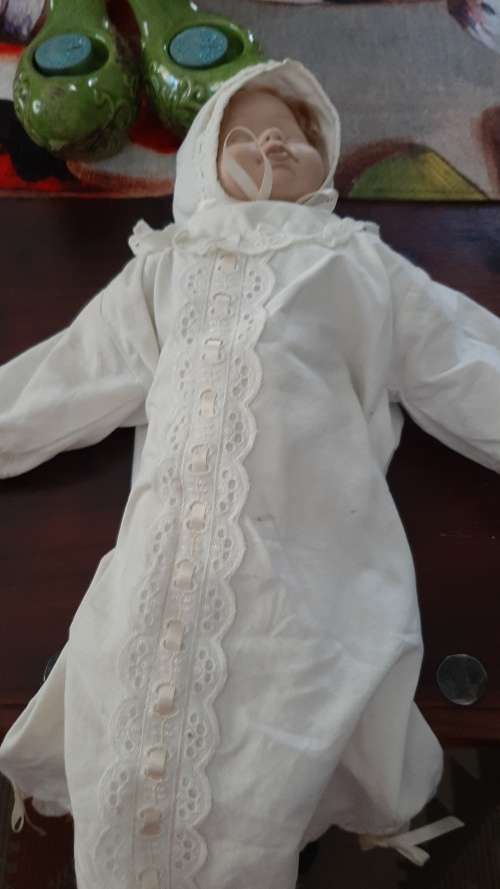 Porcelain dolls vintage