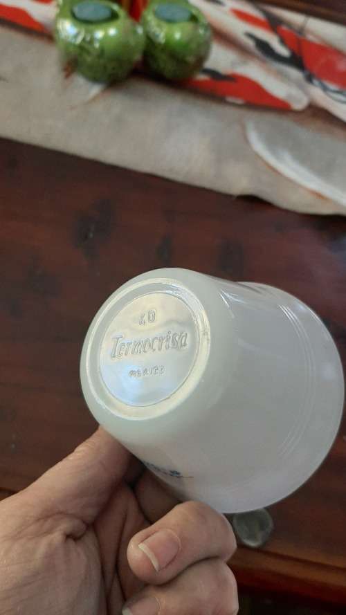 Milk glass bowl small