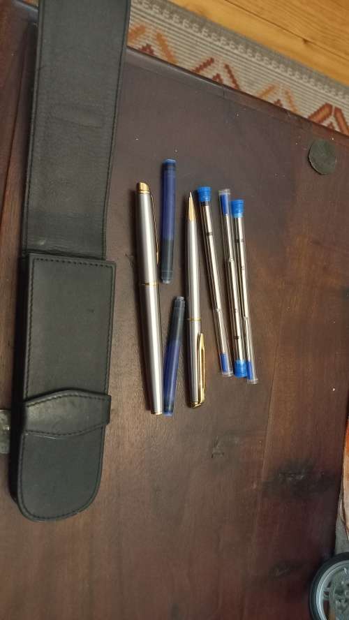 Waterman pen and fountain pen set with refills