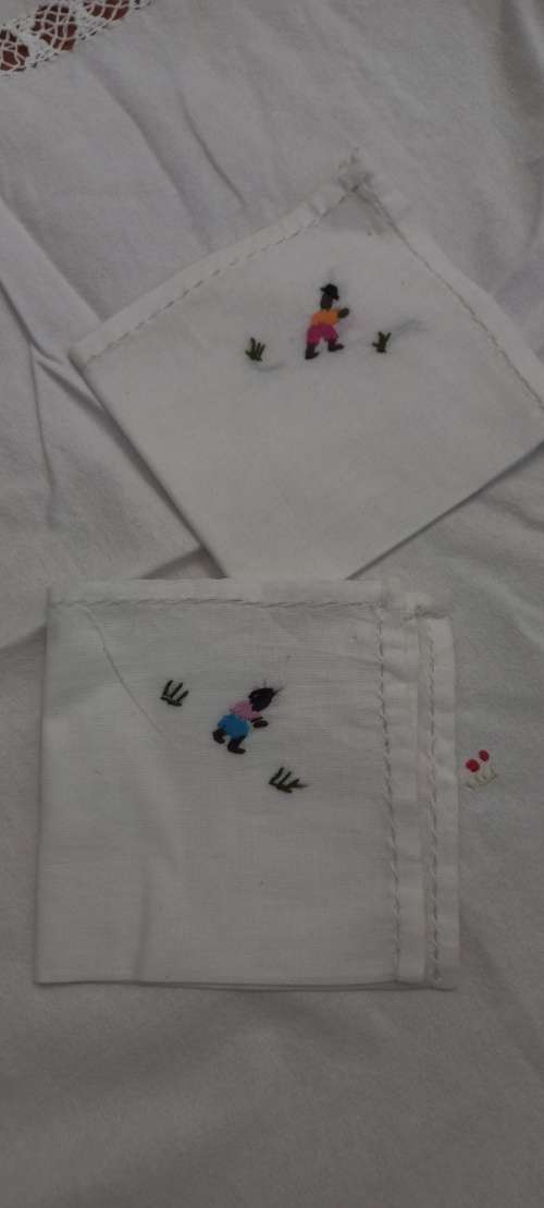 Hand embroidery table cloth vintage with servettes