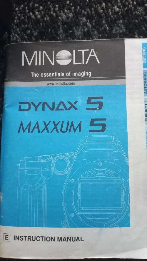 Minolta dynax 5 35 mm camera
