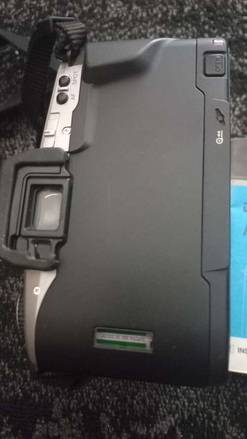 Minolta dynax 5 35 mm camera