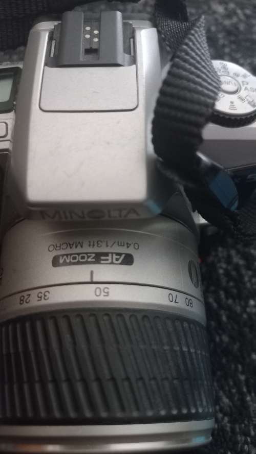 Minolta dynax 5 35 mm camera