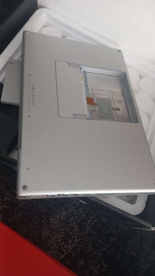 Apple Macbook Pro 15 inch A1260. model A1260  Early 2008. The MacBook Pro