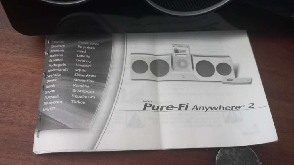 logitech pure-fi anywhere 2 ipod docking station